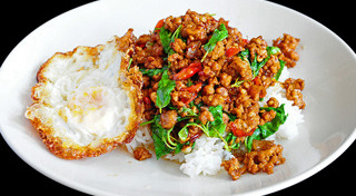อาหารกลางวัน