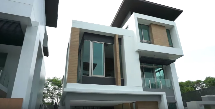 เก้า สุภัสสรา