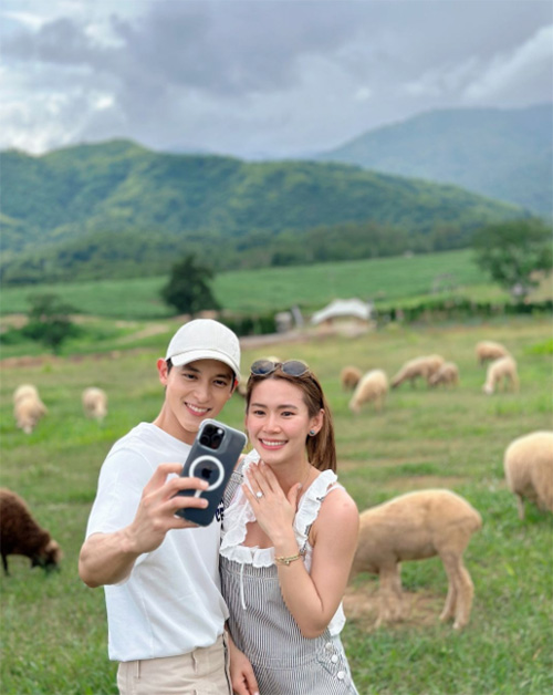 เจมส์ จิรายุ โฟม กับภาพคู่ย้อนเส้นทางรัก 10 ปี จนถึงวันแต่งงาน