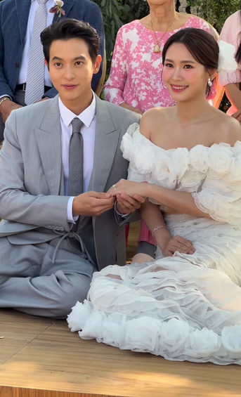 เจมส์ จิรายุ โฟม กับภาพคู่ย้อนเส้นทางรัก 10 ปี จนถึงวันแต่งงาน