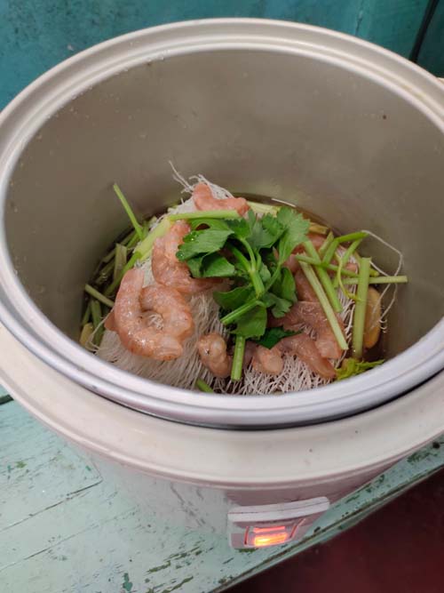 กุ้งอบวุ้นเส้น