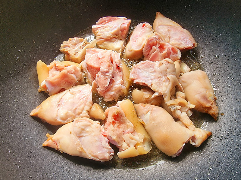 ขาหมูคากิ