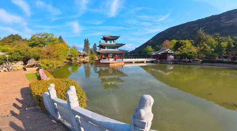 สระมังกรดำ Black Dragon Pool