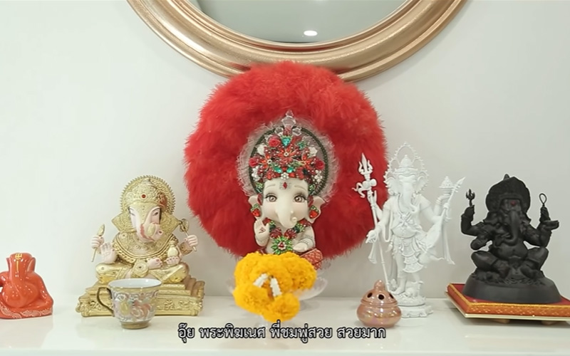 บ้าน ชมพู่ ก่อนบ่าย