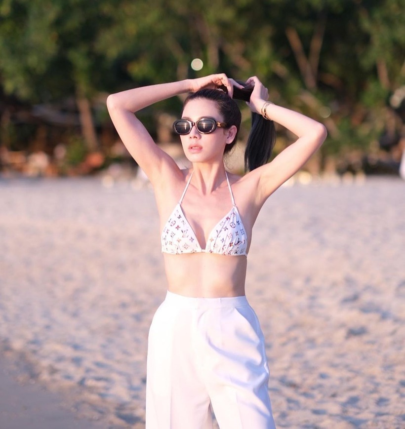 เอ๋ พรทิพย์
