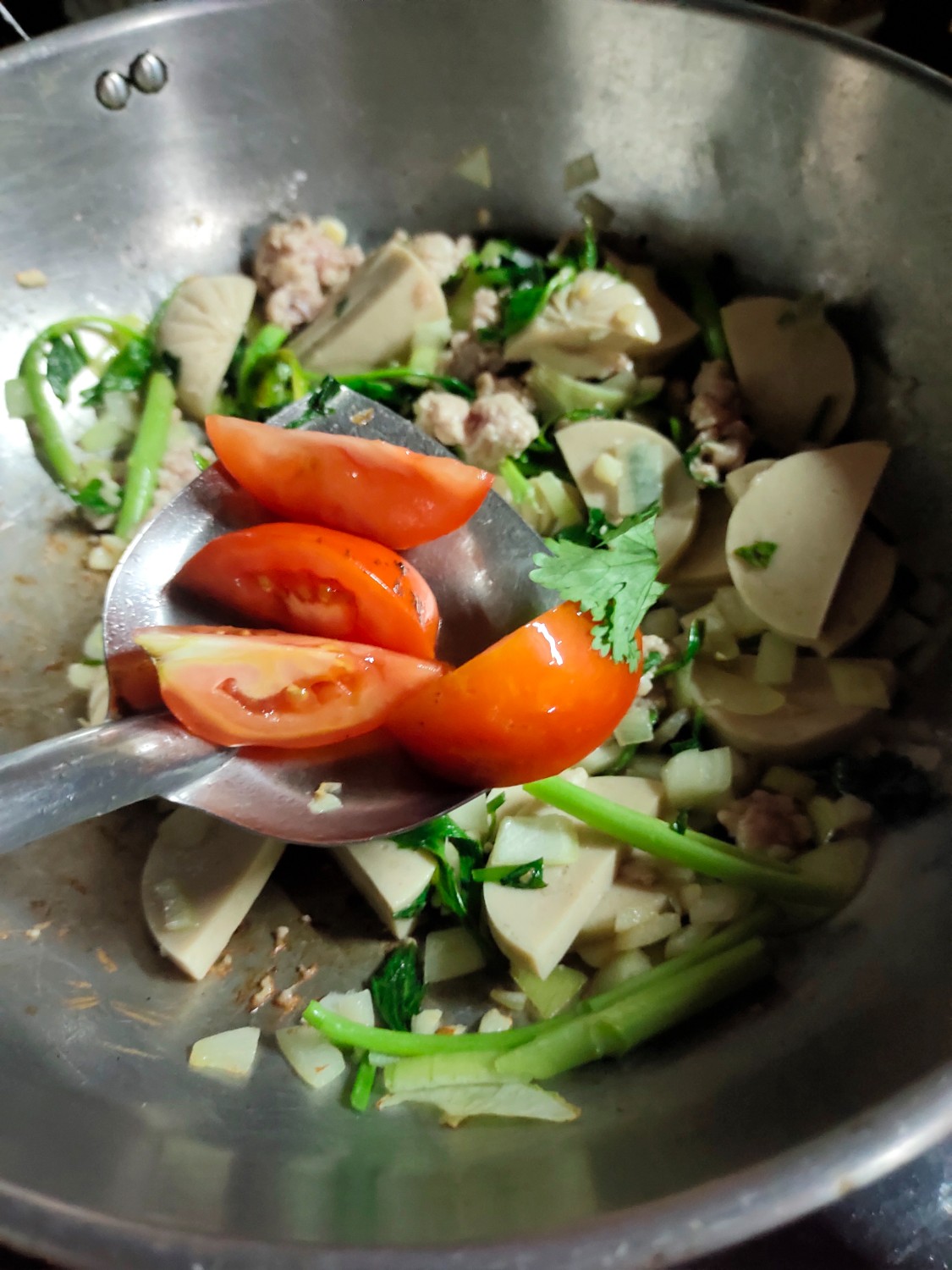 ข้าวผัดหมูยอ