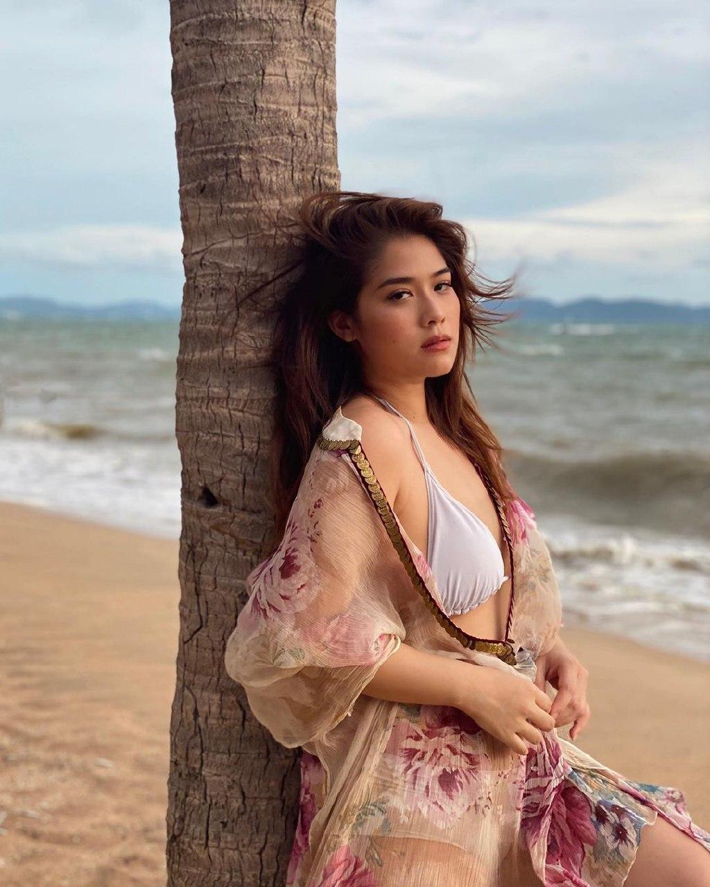 เพ็บ นัยน์ชนก