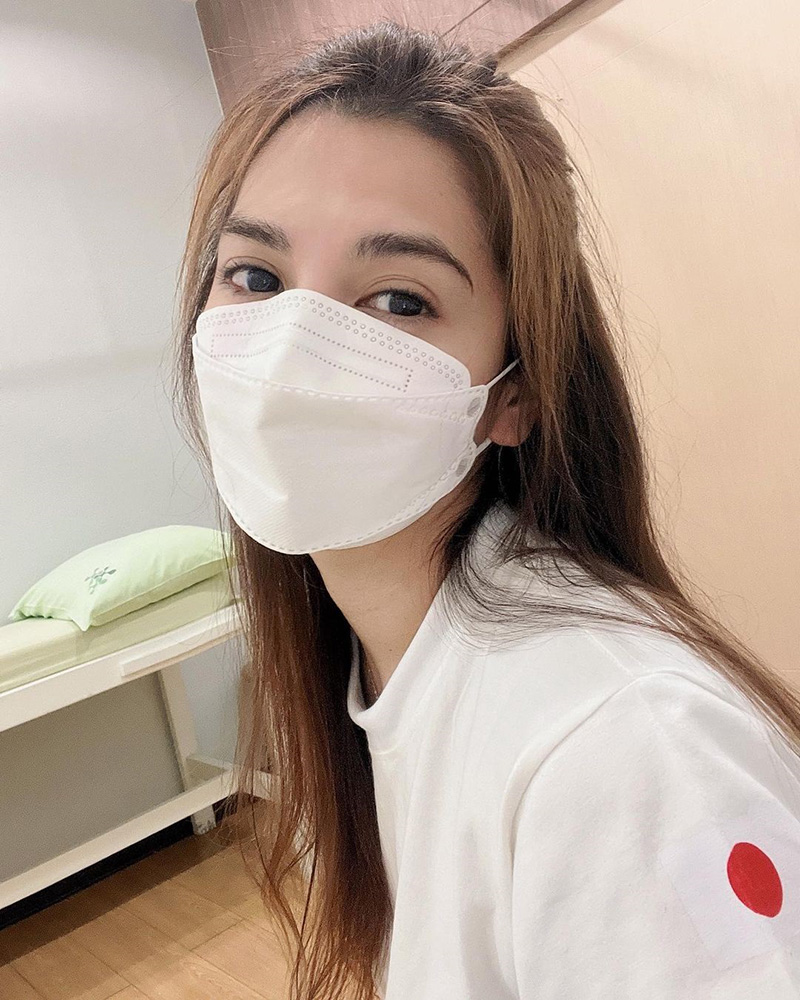พั้นช์ วรกาญจน์, ตาเปลี่ยนสี, ดาราติดโควิด