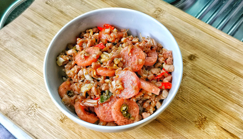 แหนมหมูสับคั่วพริก