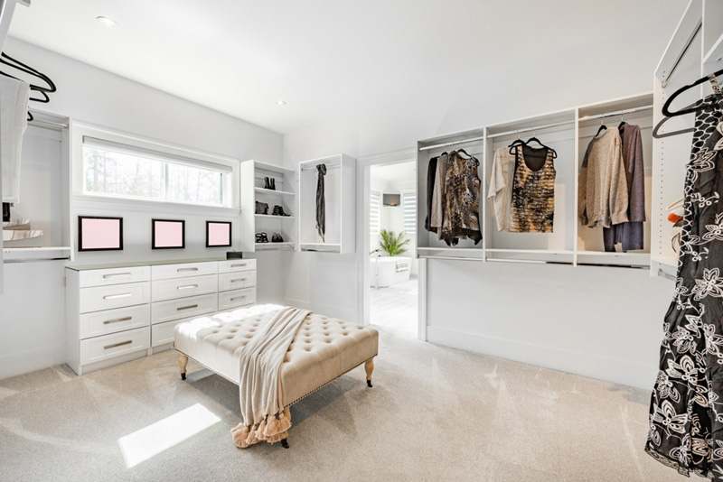 Walk in Closet
