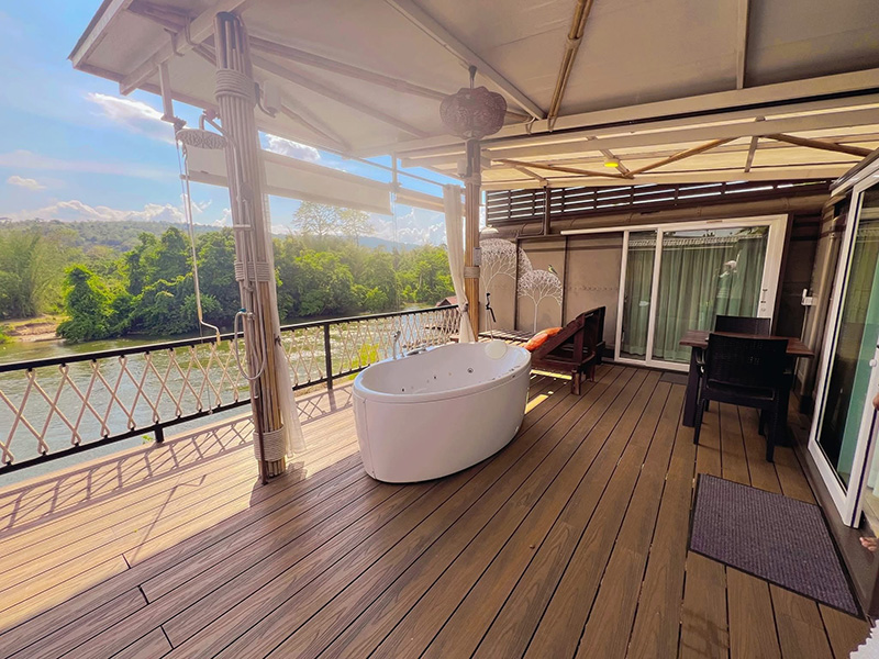 ที่พักไทรโยค ริมแม่น้ำแคว U HAUS Train Cabin Resort