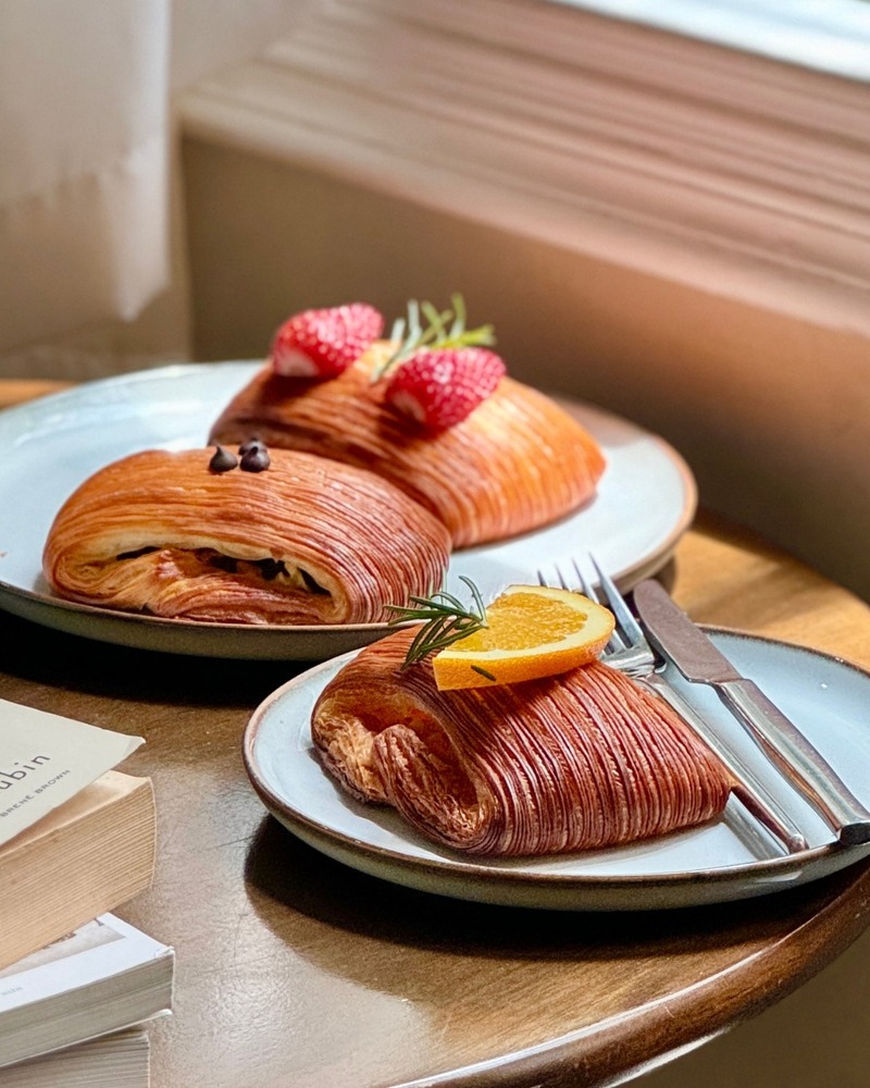 คาเฟ่แถวซาฟารีเวิลด์ Basket - coffee and croissant