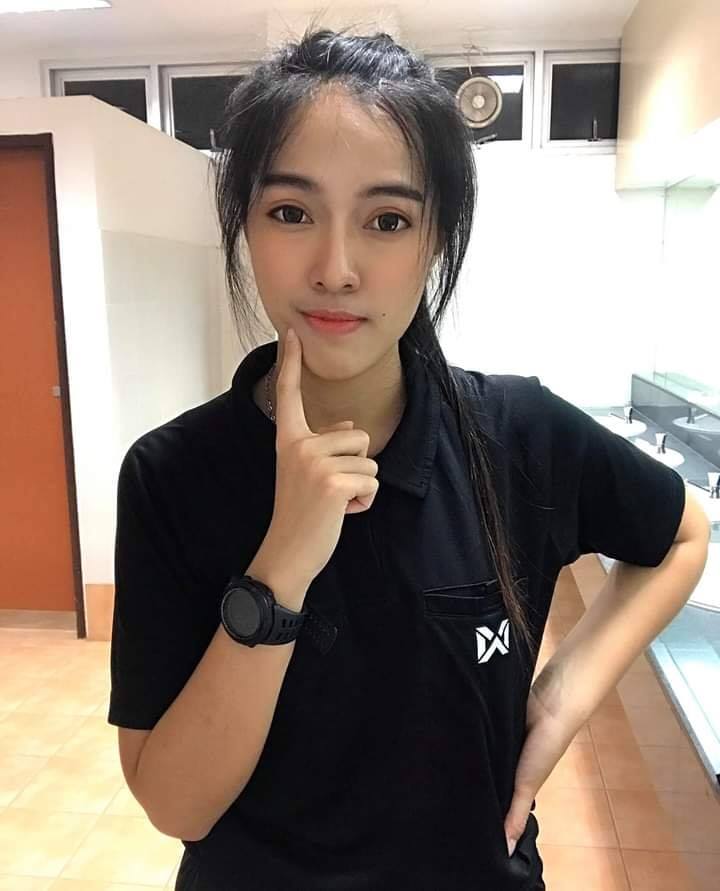 หญิงเป๋อ
