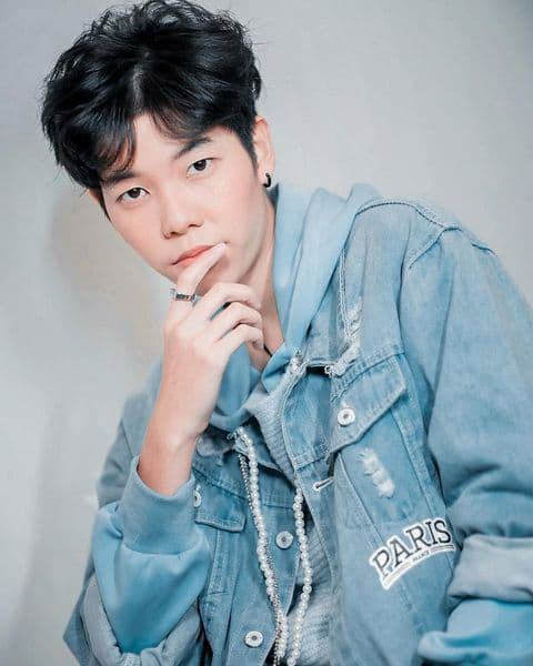 นักร้องลูกทุ่งชาย