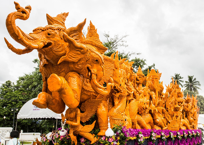 ประเพณีแห่เทียนพรรษา จังหวัดอุบลราชธานี
