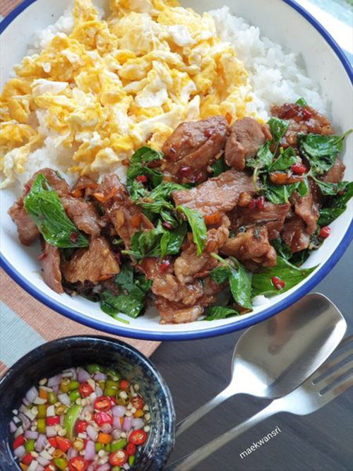 หมูผัดโหระพา