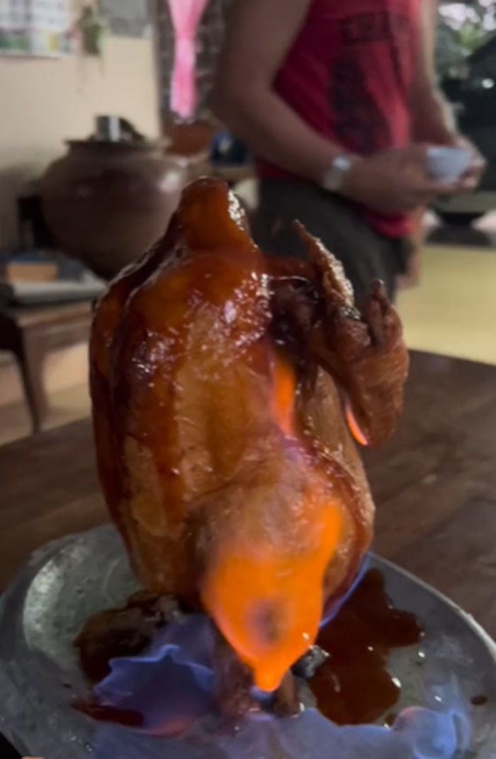 ไก่ภูเขาไฟ