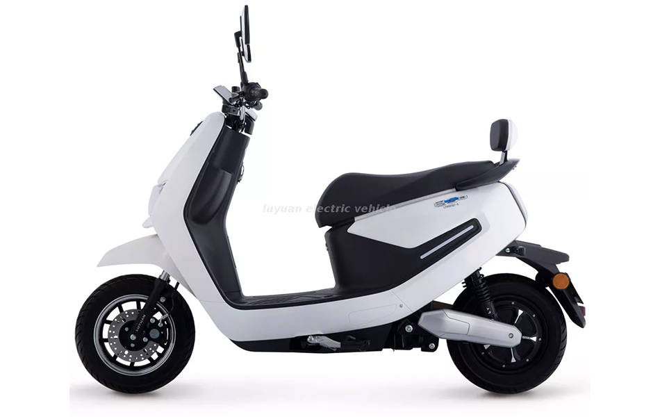 LYVA MB5 2023