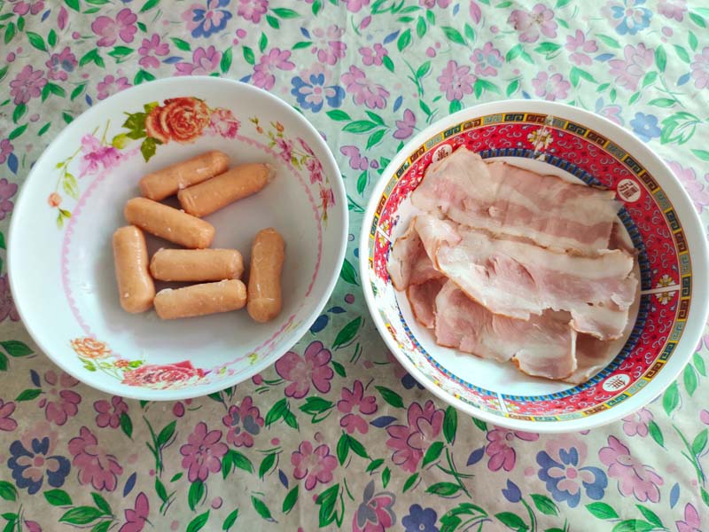 เบคอน