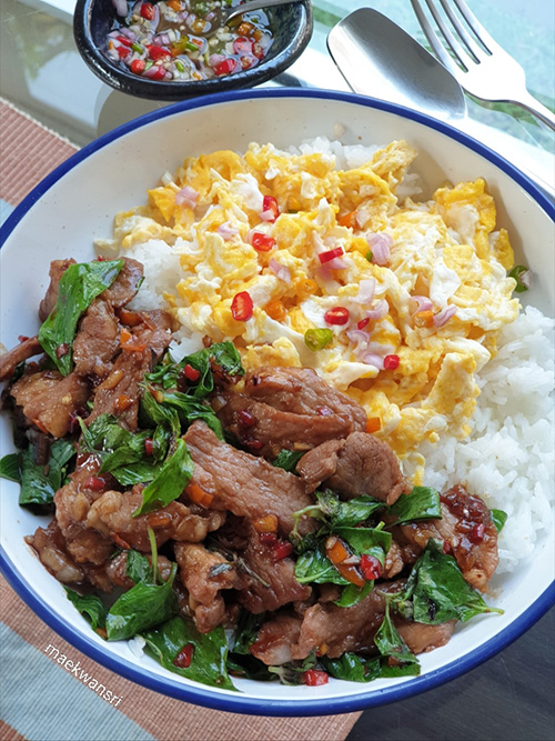 หมูผัดโหระพา