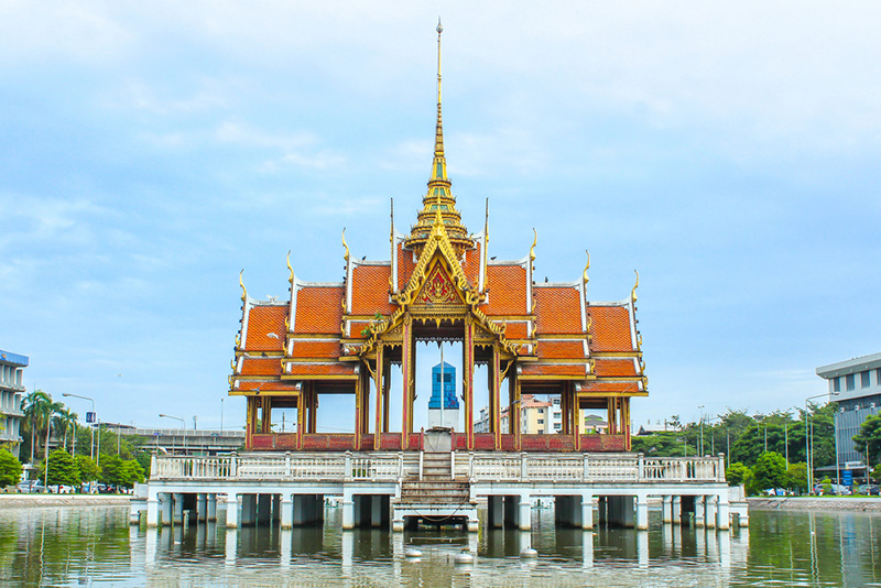 ศาลากลางน้ำที่มหาวิทยาลัยรามคำแหง (หัวหมาก)