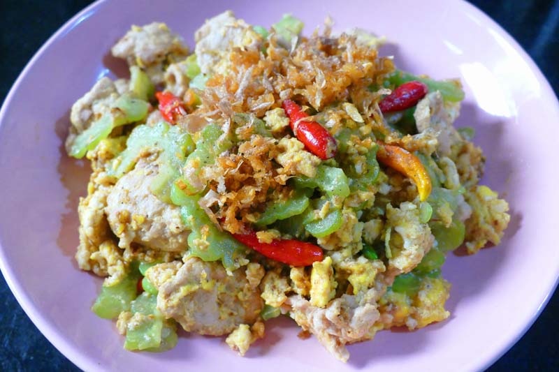 มะระผัดไข่
