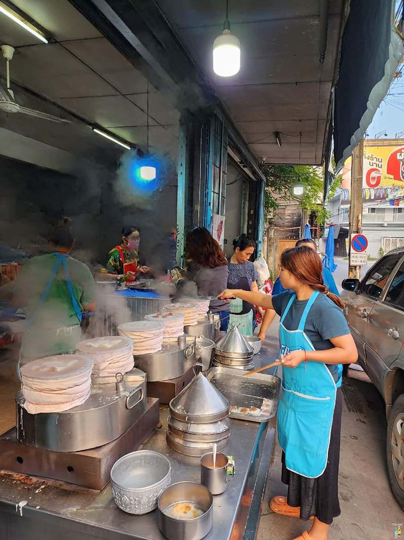 ลุงขจรวัดเกต ข้าวเกรียบปากหม้อ