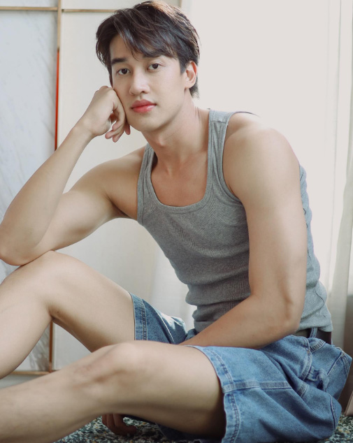 เชลล์ ธกฤต