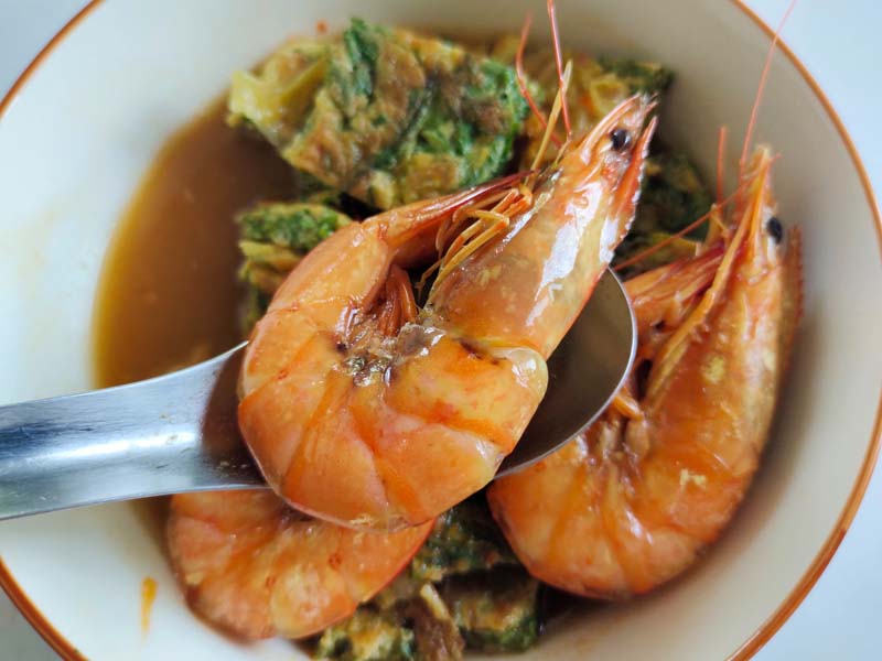 แกงส้มชะอมกุ้ง