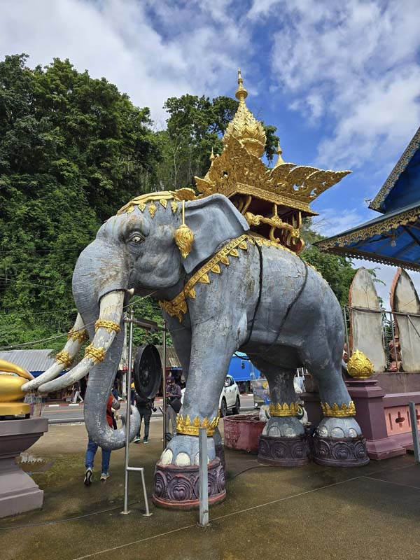 พระพุทธนวล้านตื้อ