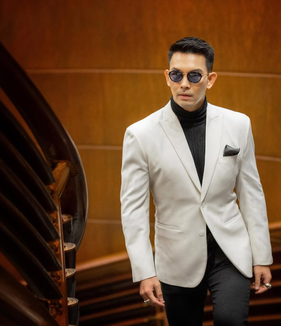 อั้ม อธิชาติ ประวัติพระเอกหนุ่มหล่อกล้ามโต อดีตหวานใจ นัท มีเรีย