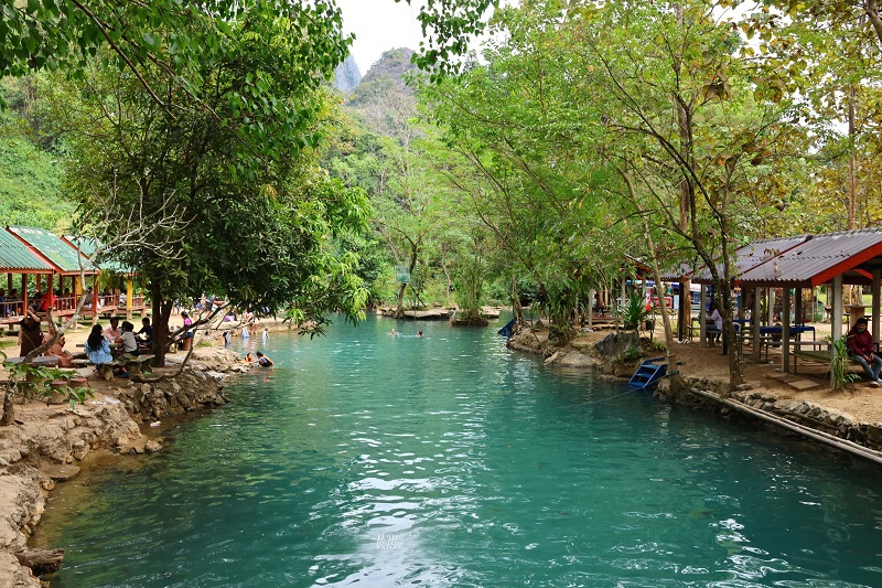 เที่ยววังเวียง ลาว