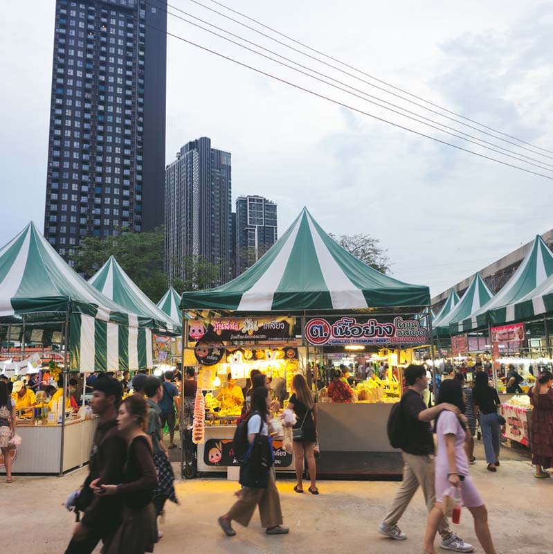 ตลาดนัดเลียบด่วนแดนเนรมิต