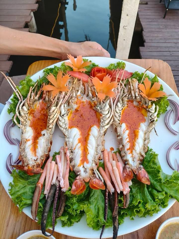 ซีฟู้ดร้าน Beachy Cafe