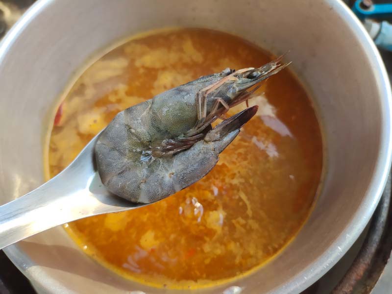 แกงส้มชะอมกุ้ง