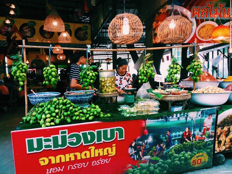ตลาดหลวงปู่ทวด อยุธยา
