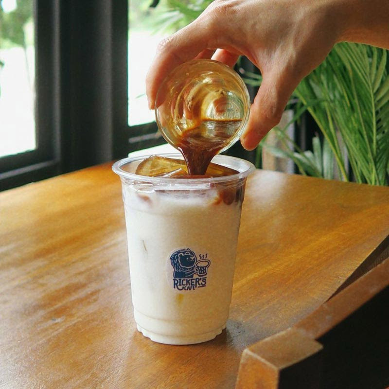 คาเฟ่สุพรรณบุรี