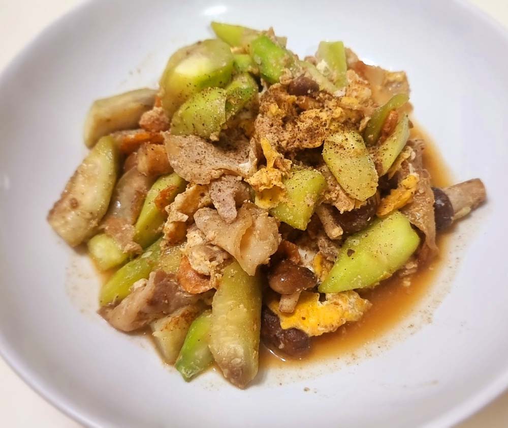 บวบผัดไข่