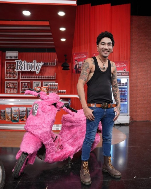 แจ๊ส ชวนชื่น