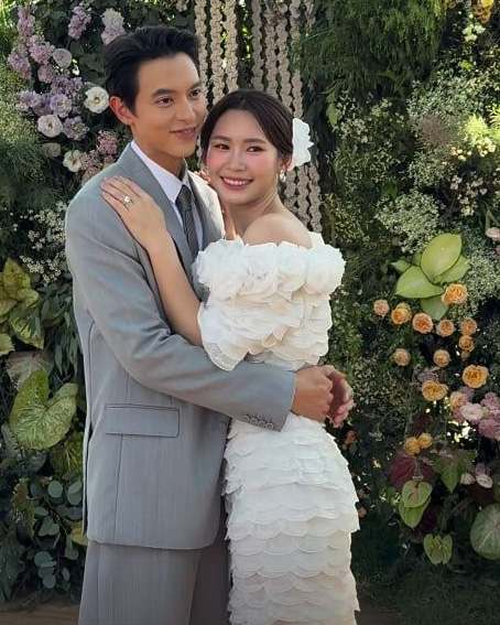 เจมส์ จิรายุ โฟม กับภาพคู่ย้อนเส้นทางรัก 10 ปี จนถึงวันแต่งงาน