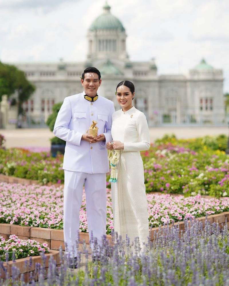 ออม ทายาททิฟฟี่ ดีเจอิฐ รับพระราชทานน้ำสังข์ กรมสมเด็จพระเทพฯ