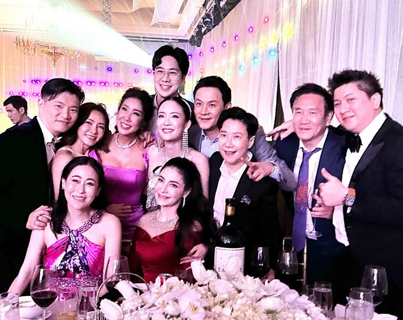 บรรยากาศงานแต่ง ก้อง กรุณ ฉลองวิวาห์ ปรางค์ อภินรา ดารา ไฮโซ มาเพียบ