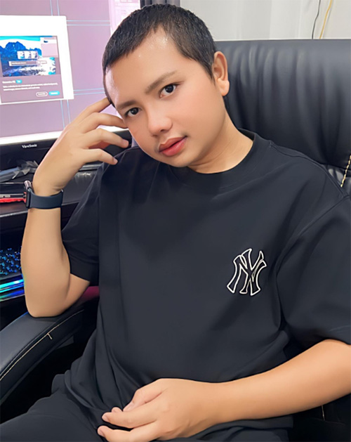 ครูไพบูลย์ แสงเดือน ศัลยกรรม
