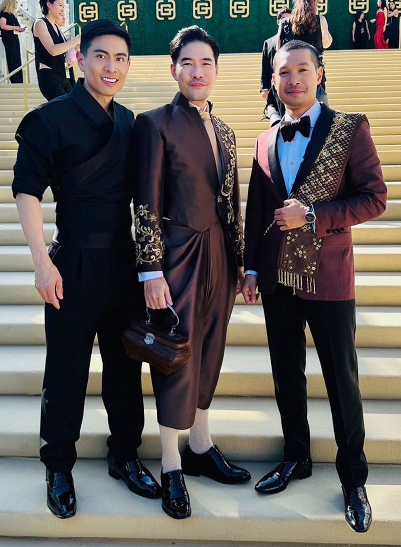 วู้ดดี้ เดินพรมทองในชุดไทย งาน Gold Gala 2025