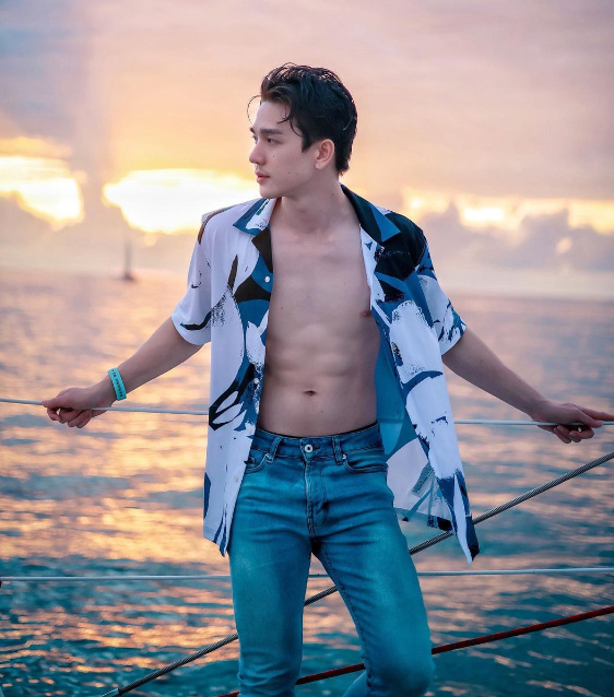 ตงตง เดอะสตาร์ ประวัติ