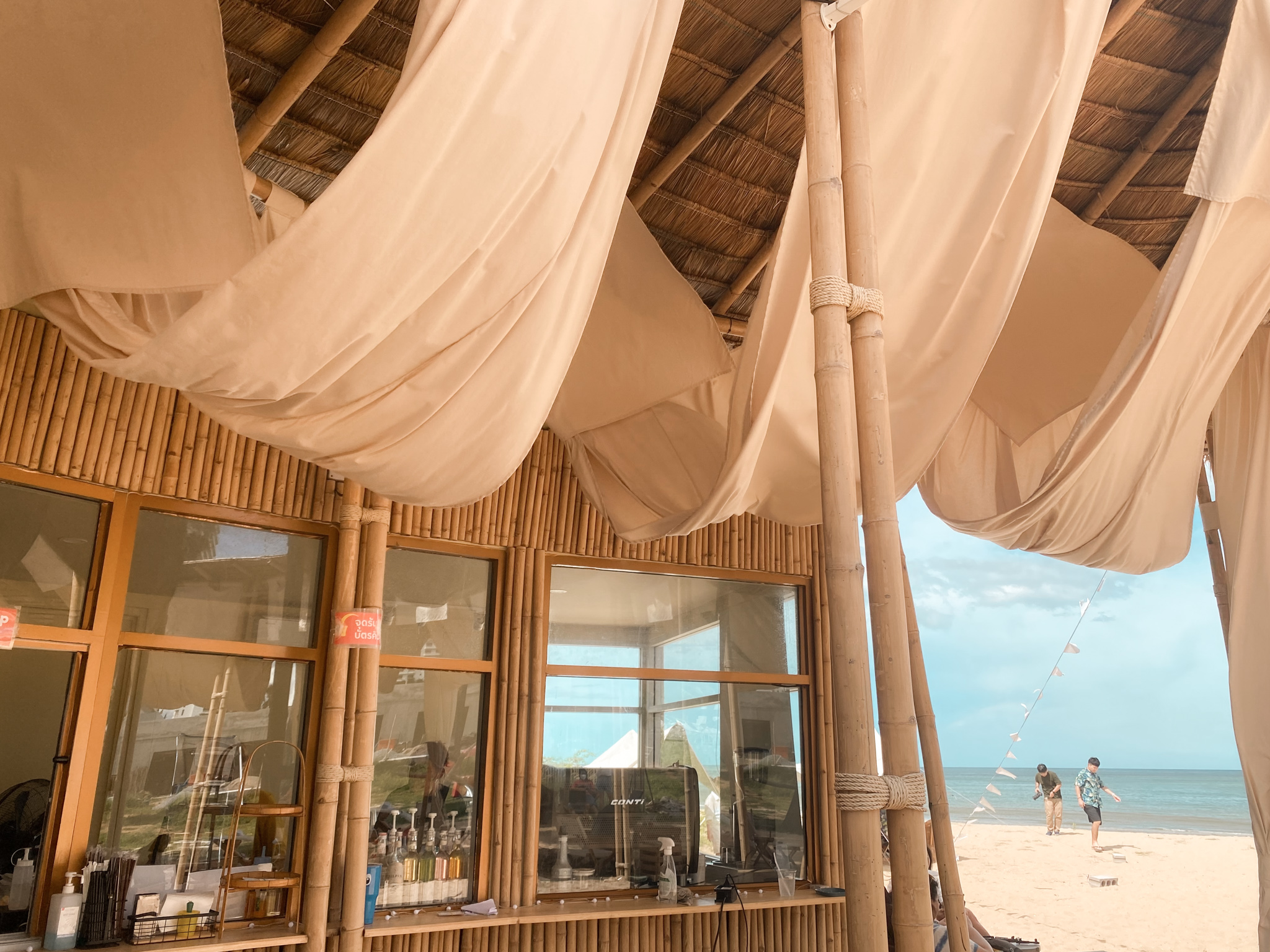 BAMP Beach camp & Cafe