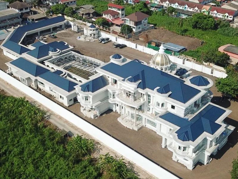 เอิร์น จิรวรรณ บ้าน