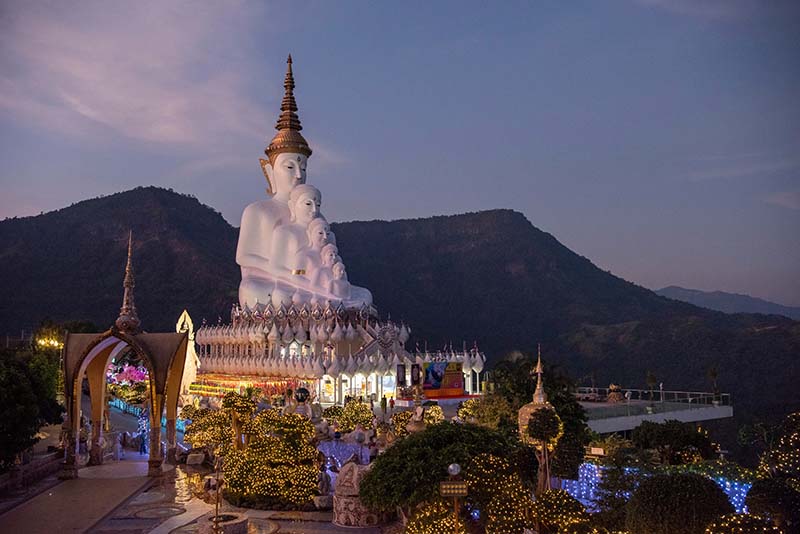 สถานที่ไหว้พระ วันวิสาขบูชา 2568 วัดพระธาตุผาซ่อนแก้ว