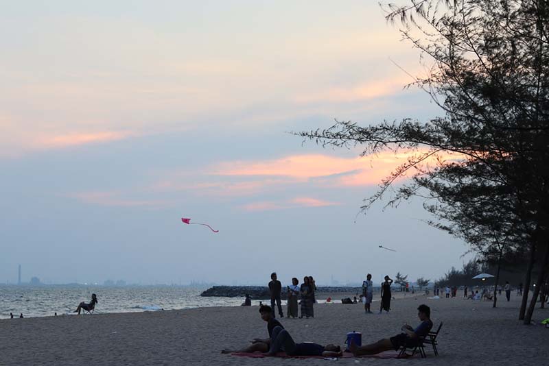 Laem Charoen Beach, Rayong