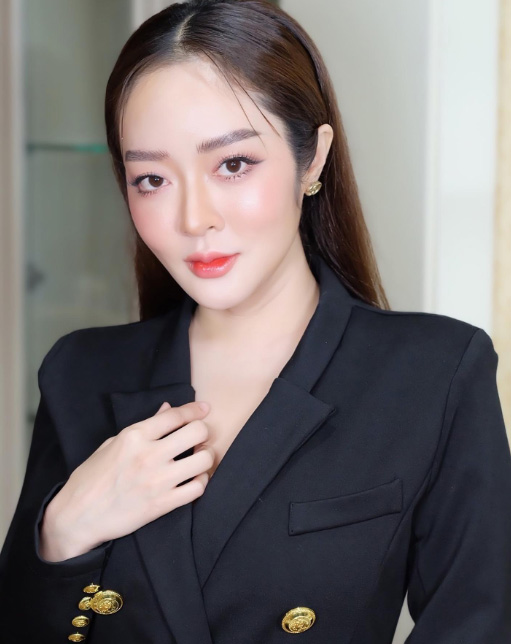 แก้มบุ๋ม ปรียาดา ประวัติ
